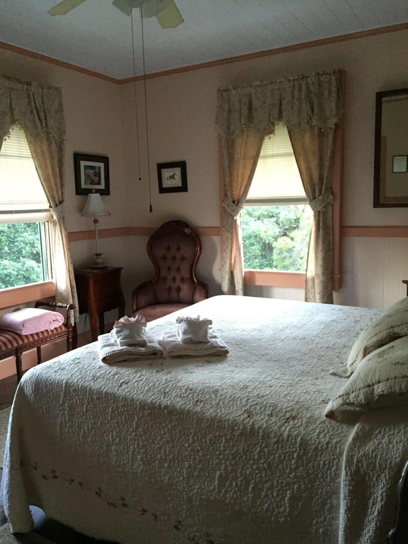Maureen'S Bed And Breakfast Hilo Bagian luar foto