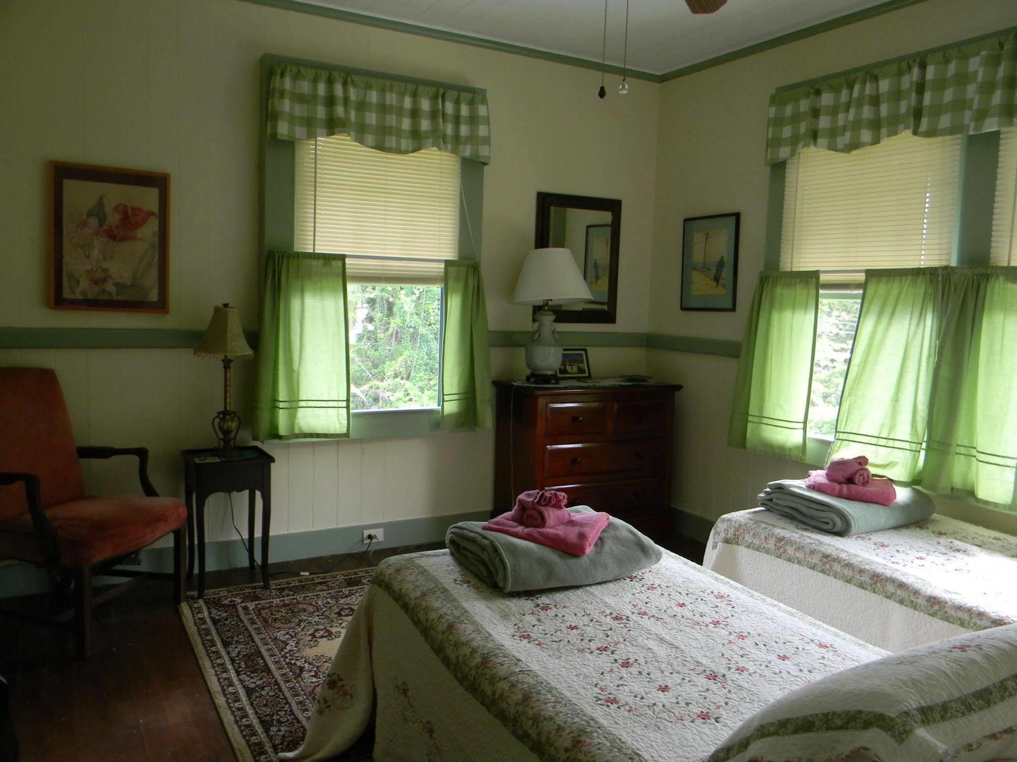 Maureen'S Bed And Breakfast Hilo Bagian luar foto